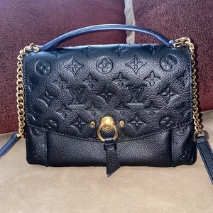 Authentic Louis Vuitton Blanche BB 2018 crossbody bag